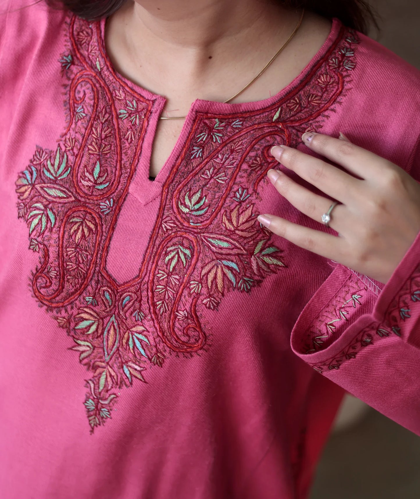 Pink Colored | Hand Sozni Embroidered Ladies Pheran | Fine Cashmilion