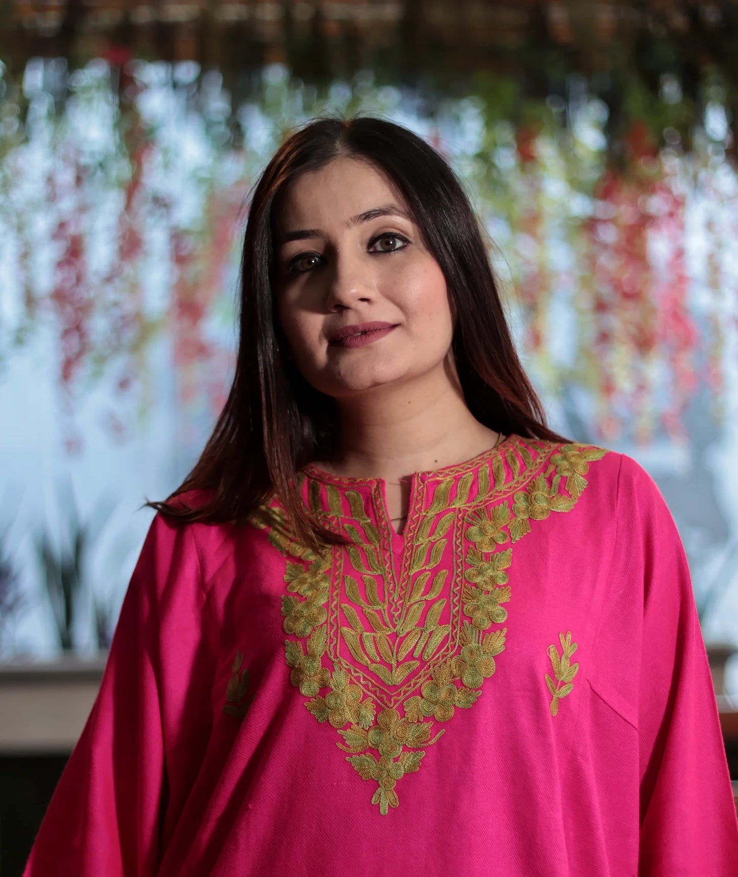 Rani Pink Ladies Pheran | Aari Embroidered | Fine Wool