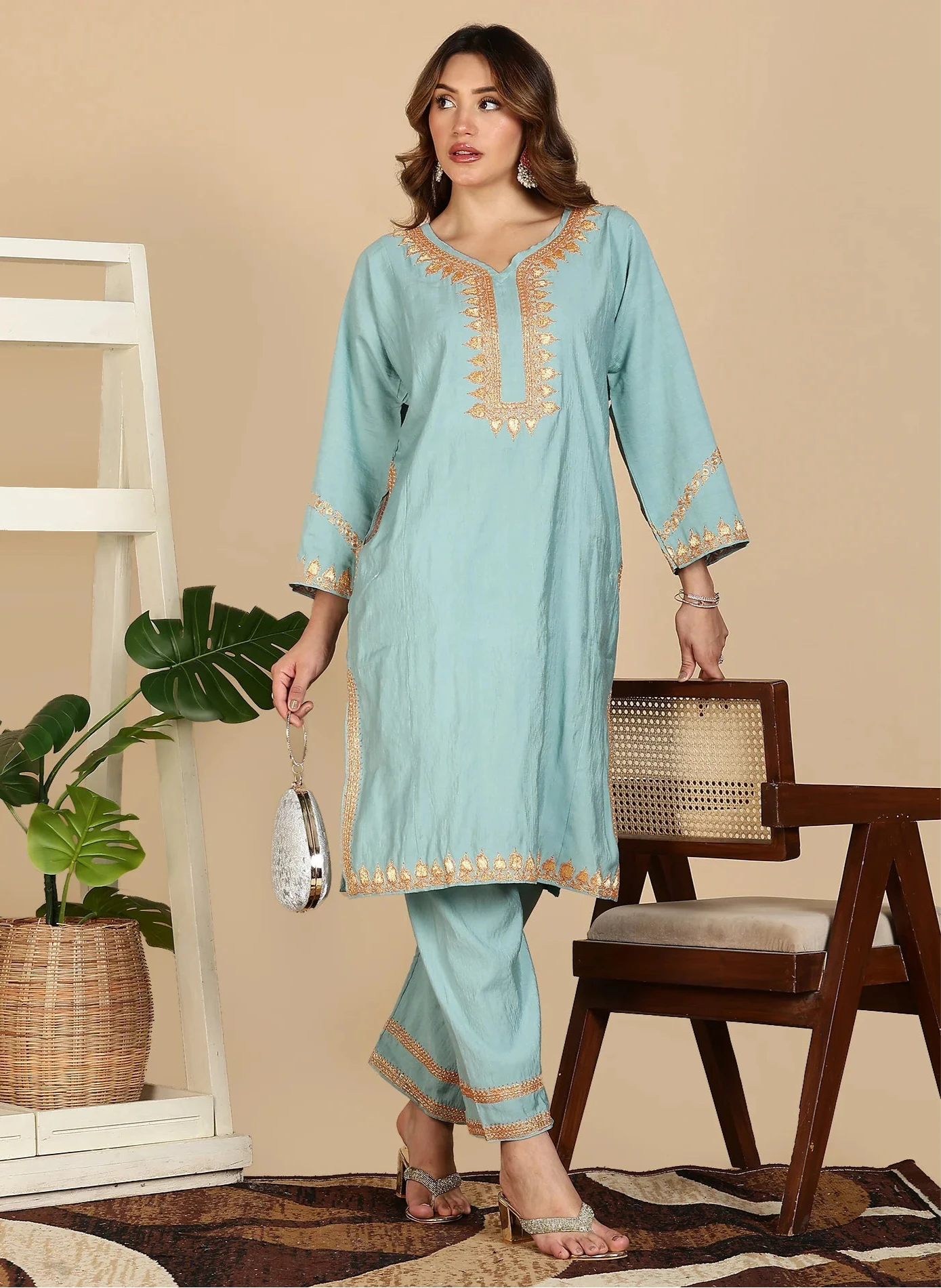 Celadon Green Kashmiri Tilla Embroidered Summer Pheran Set