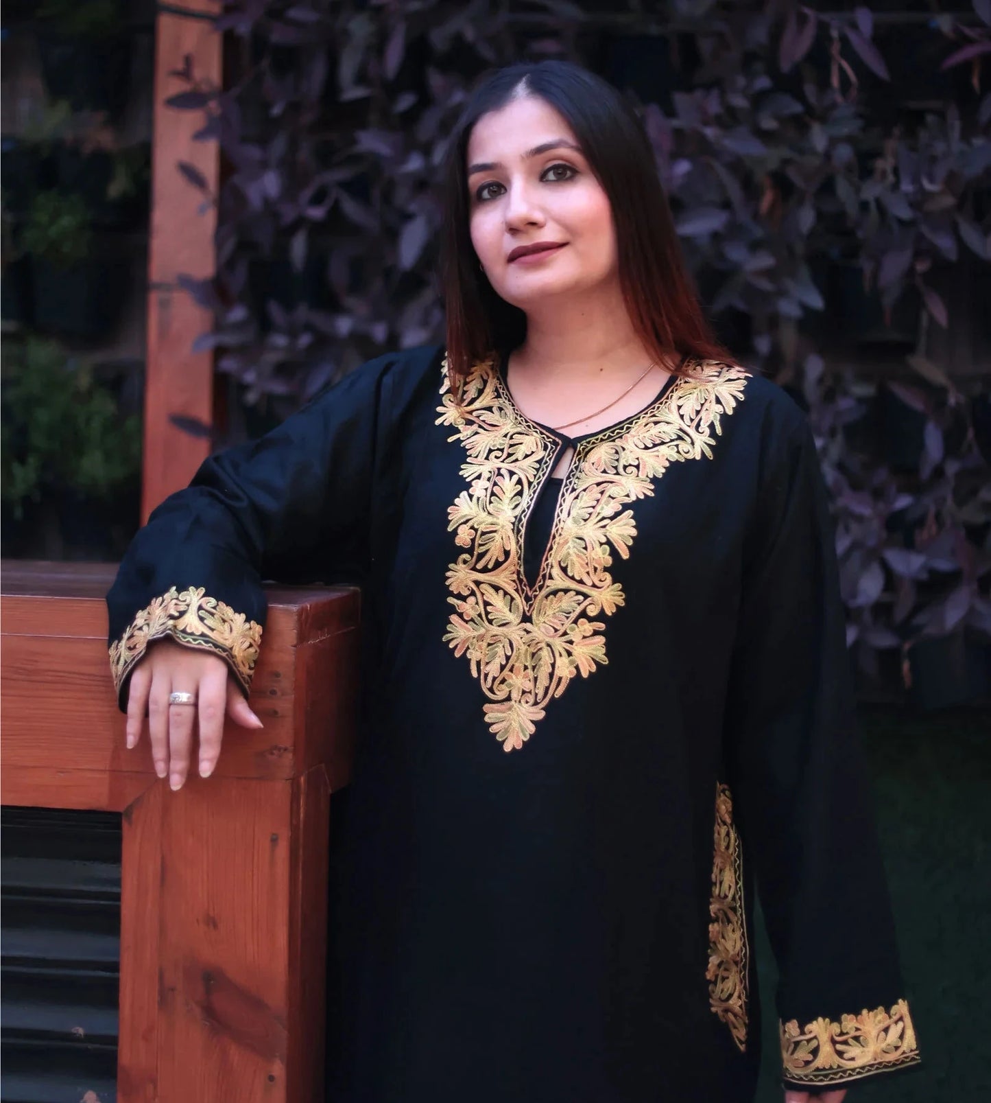 Black Colored | Aari & Zari Embroidered Ladies Pheran | Fine Cashmilion