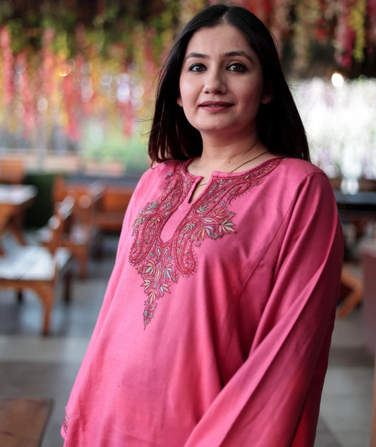 Pink Colored | Hand Sozni Embroidered Ladies Pheran | Fine Cashmilion