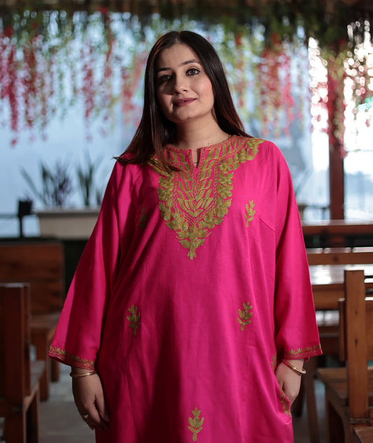 Rani Pink Ladies Pheran | Aari Embroidered | Fine Wool