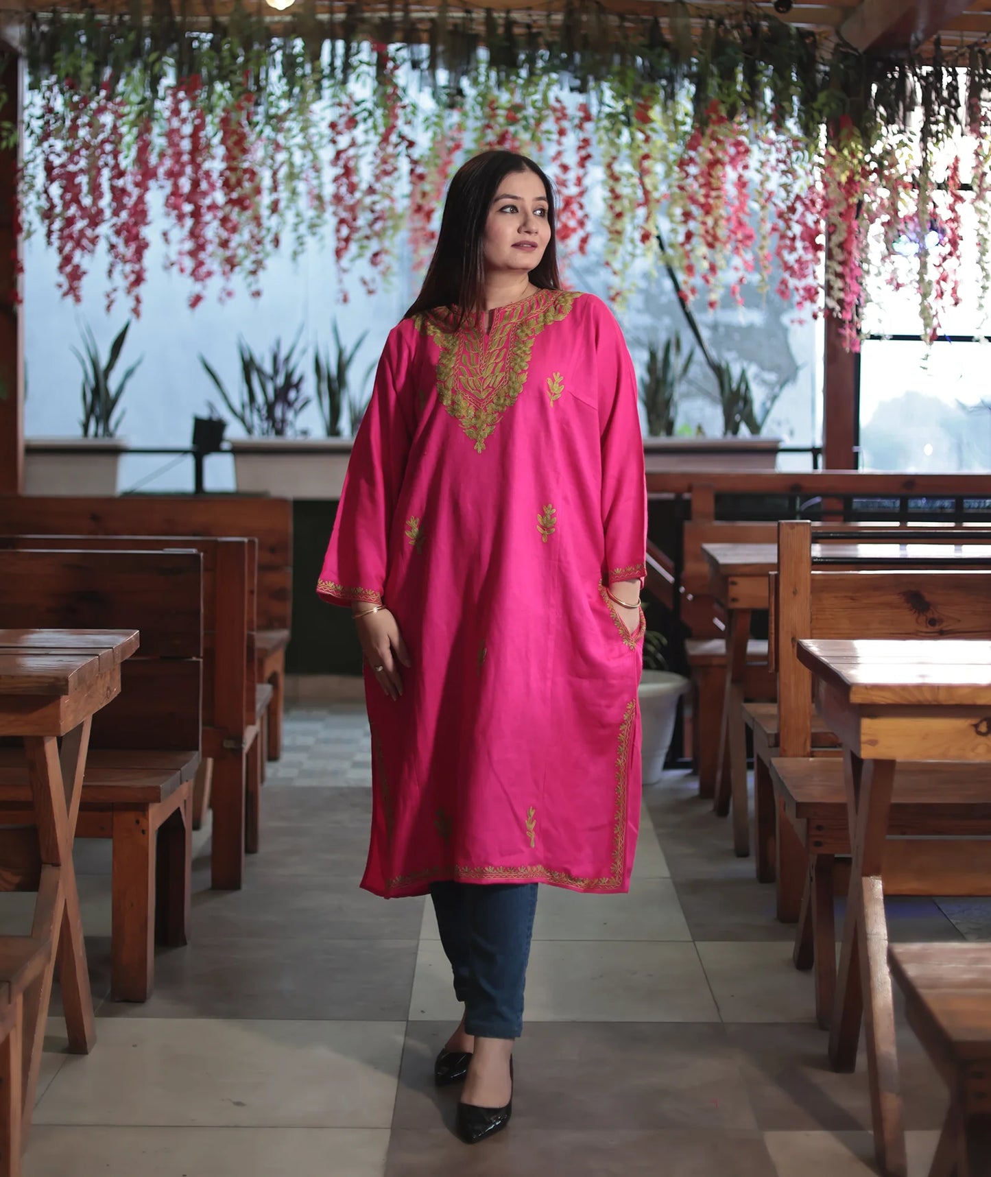 Rani Pink Ladies Pheran | Aari Embroidered | Fine Wool